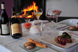 Repas près de la cheminée au restaurant de La Montagne de Brancion entre Tournus et Cluny