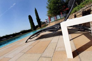 Piscine - La Montagne de Brancion entre Tournus et Cluny ©D.Guilloux.