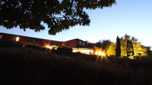 Restaurant - vue nocturne - La Montagne de Brancion entreTournus et Cluny