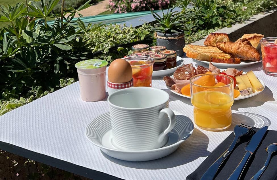 Hôtel 4 étoiles - Petit Déjeuner - La Montagne de Brancion entre Tournus et Cluny