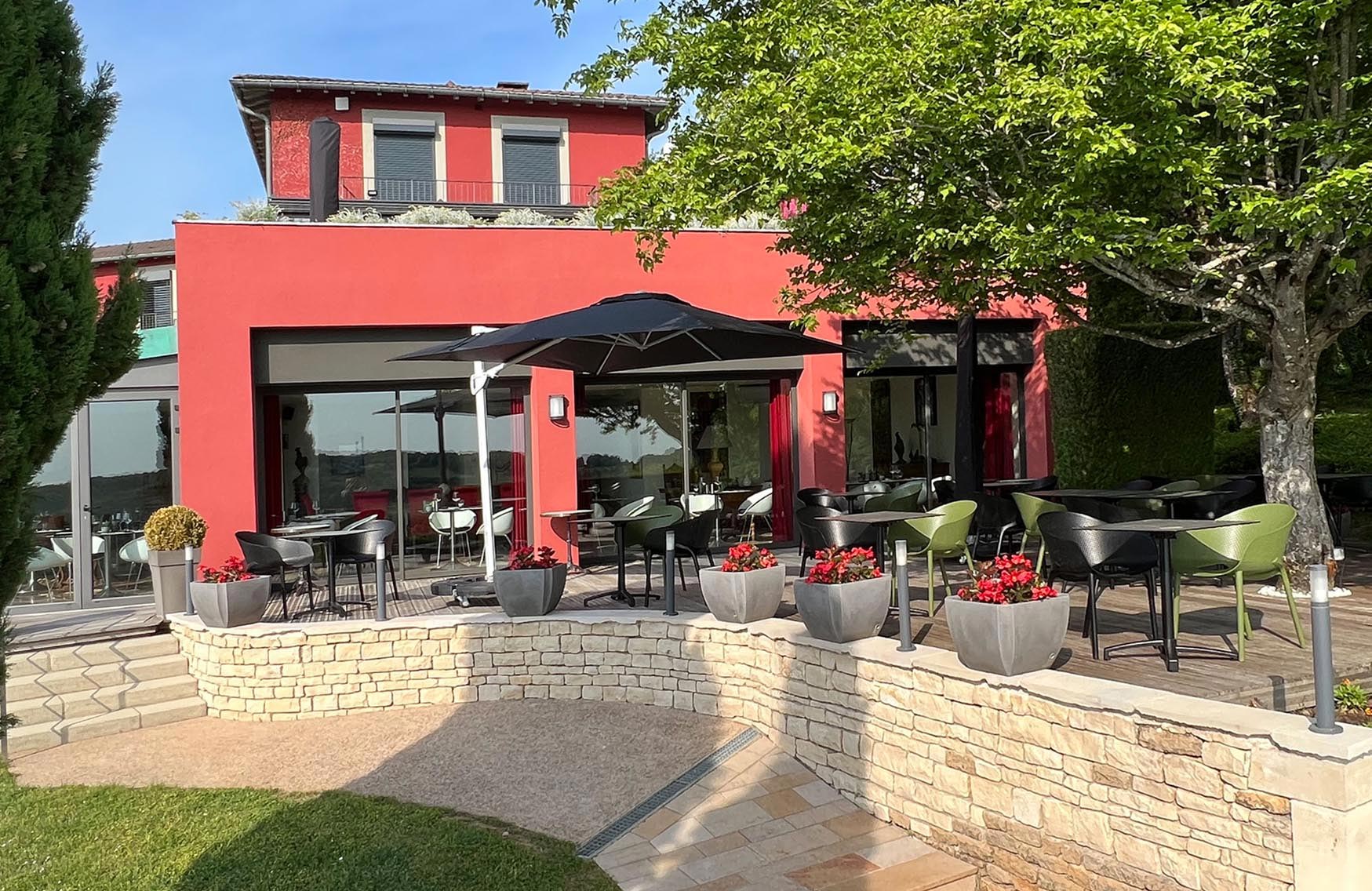 Restaurant - Terrasse - la Montagne de Brancion entre Tournus et Cluny